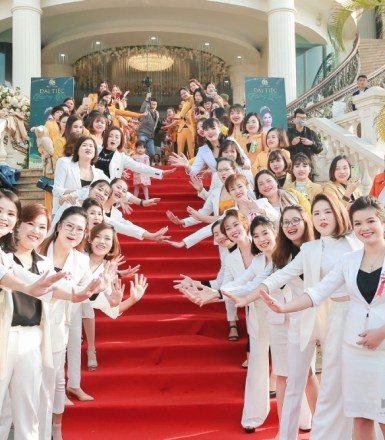 ĐẠI TIỆC HOÀNG KIM - ĐÔNG Y LAN CHI