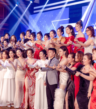 YEAR AND PARTY - HUYỀN PHI COSMETIC 