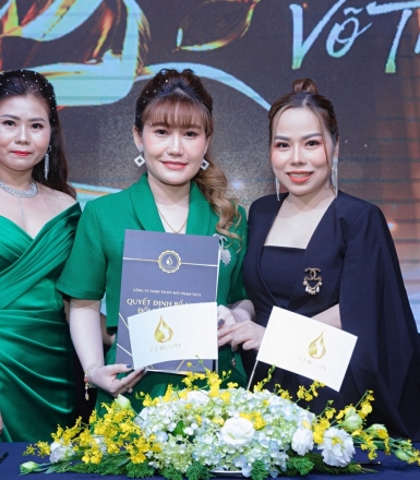 LỄ VINH DANH VÀ BỔ NHIỆM LÃNH ĐẠO HỆ THỐNG PHẠM THỦY BEAUTY