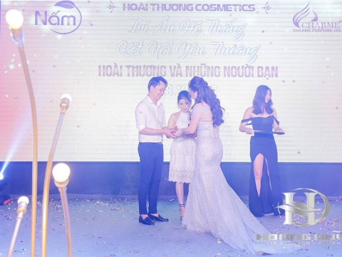 TRI ÂN HỆ THỐNG HOÀI THƯƠNG COSMETIC