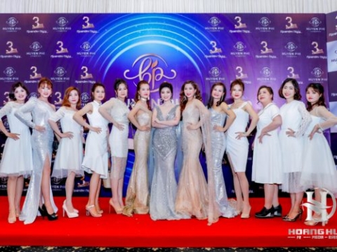 HUYỀN PHI | PLATINUM NIGHT – 3 NĂM MỘT CHẶNG ĐƯỜNG